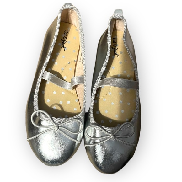 Cat & Jack Other - 🍁5/$25 Metallic silver size 11 little girls flats